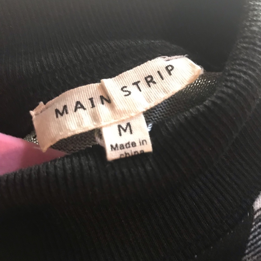 Main Strip White Buffalo Plaid Top - Picture 2 of 4